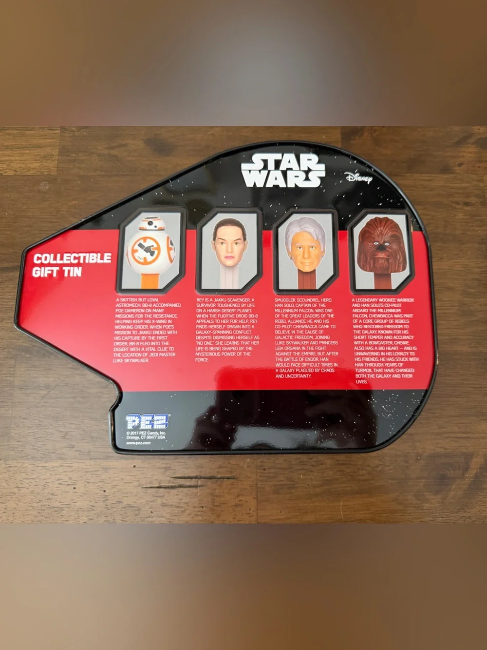 PEZ 2017 Star Wars Collector Dispensers and Candy in Millennium Falcon Tin